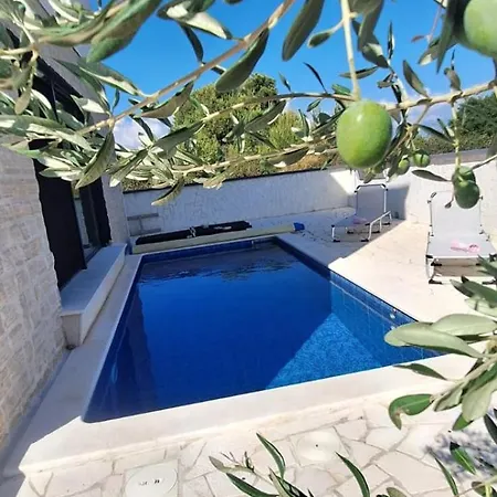 Mit Pool Ilija Villa *